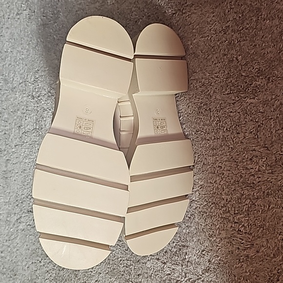 PRETTYLITTLETHING WOMAN'S BOOTS - Picture 4 of 7